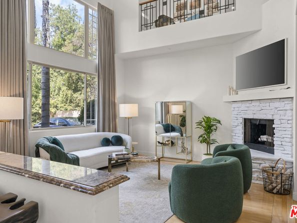 18330 Hanan Court, Tarzana CA 91356