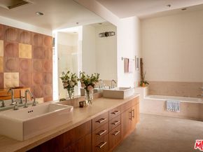 1534 17th Street 105, Santa Monica CA 90404