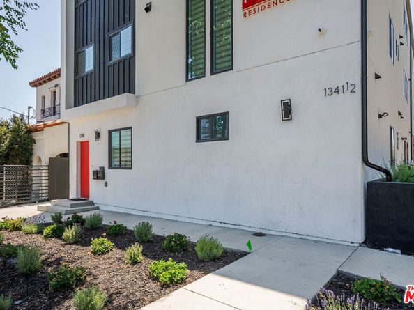 1341 N Mariposa Avenue, Los Angeles CA 90027