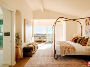 905 Berkeley Street, Santa Monica CA 90403