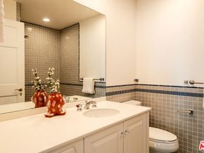 905 Berkeley Street, Santa Monica CA 90403