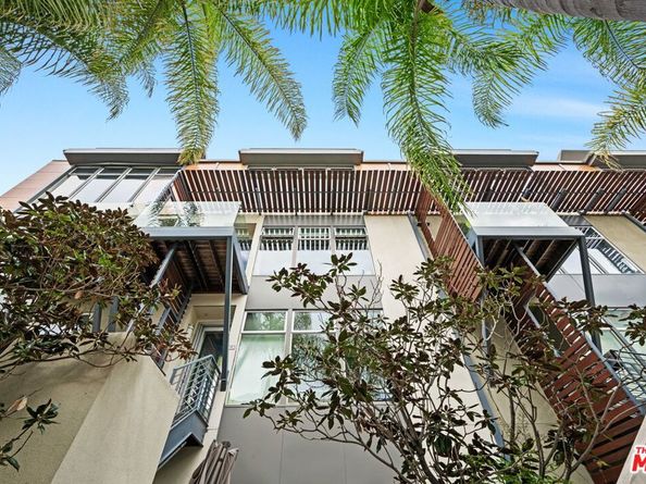 1250 N Harper Avenue 414, West Hollywood CA 90046