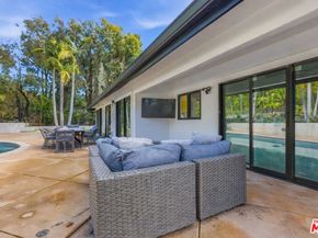 1341 Charmel Place, Pacific Palisades CA 90272