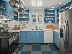 7227 Olivetas Ave, La Jolla CA 92037