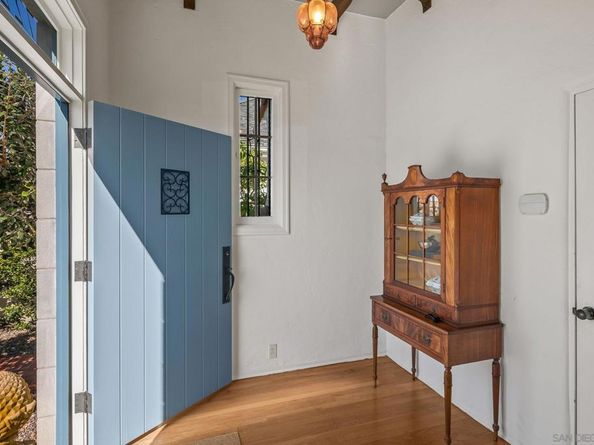 7227 Olivetas Ave, La Jolla CA 92037