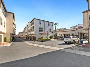 2328 Columba Gln, Escondido CA 92025