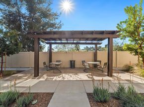 2328 Columba Gln, Escondido CA 92025