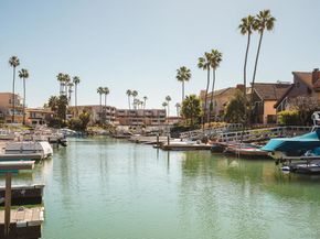 4627 Park Dr, Carlsbad CA 92008