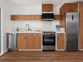 4627 Park Dr, Carlsbad CA 92008