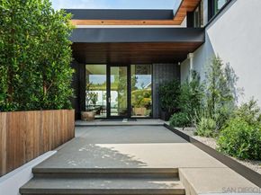 2261 Hercules, Los Angeles CA 90046