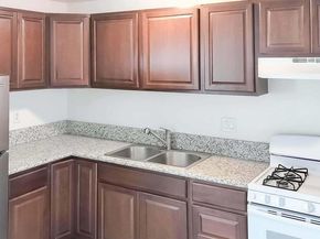 1718 Crofton Ln, Escondido CA 92027