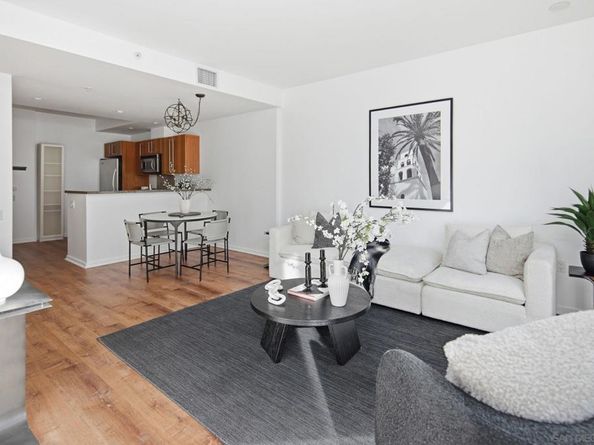 321 10th Ave 304, San Diego CA 92101