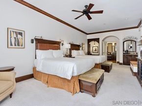 7319 Estrella De Mar Rd 10, Carlsbad CA 92009