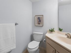 640 Camino De La Reina 1109, San Diego CA 92108