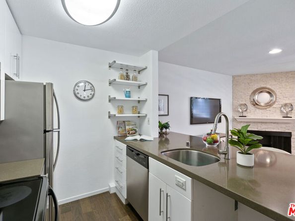 141 S Clark Drive 103, West Hollywood CA 90048