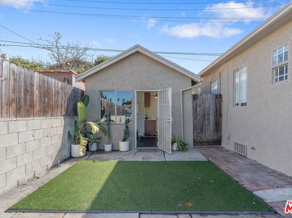 2324 S Highland Avenue, Los Angeles CA 90016