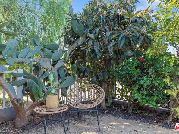 2324 S Highland Avenue, Los Angeles CA 90016