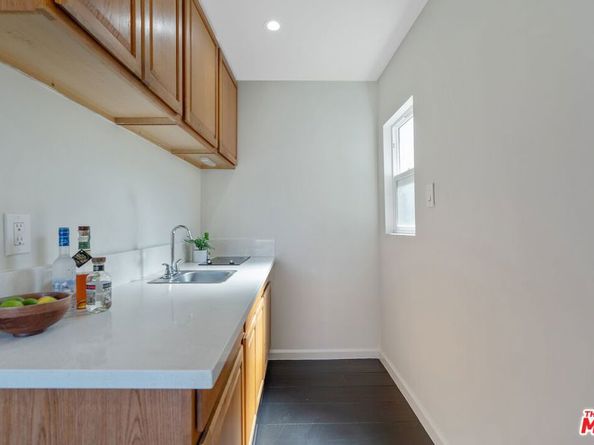 2324 S Highland Avenue, Los Angeles CA 90016