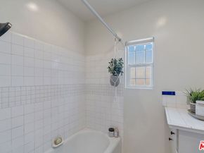 2324 S Highland Avenue, Los Angeles CA 90016