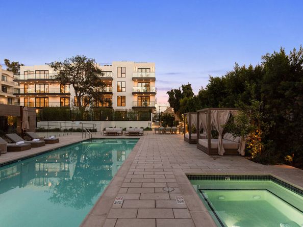 505 S Barrington Avenue 407, Los Angeles CA 90049