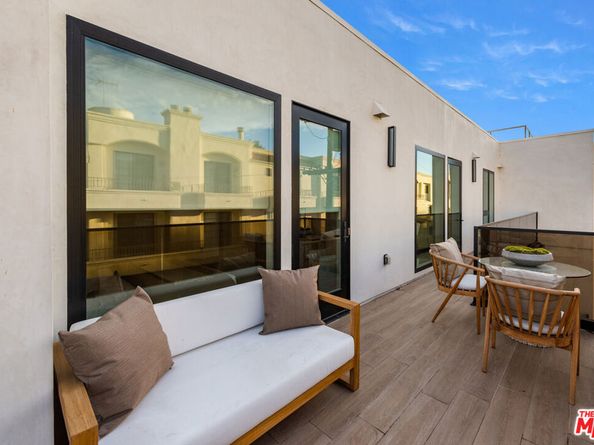 505 S Barrington Avenue 407, Los Angeles CA 90049