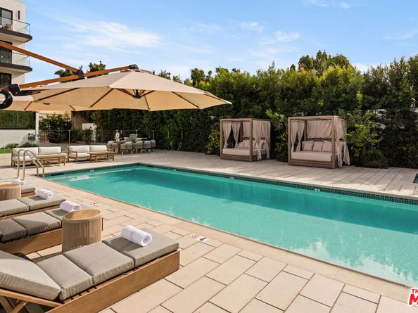 505 S Barrington Avenue 407, Los Angeles CA 90049