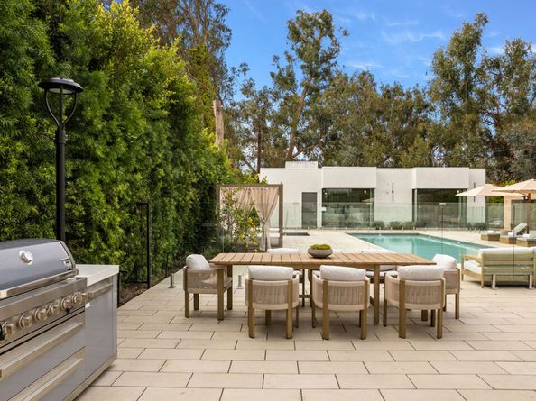 505 S Barrington Avenue 407, Los Angeles CA 90049