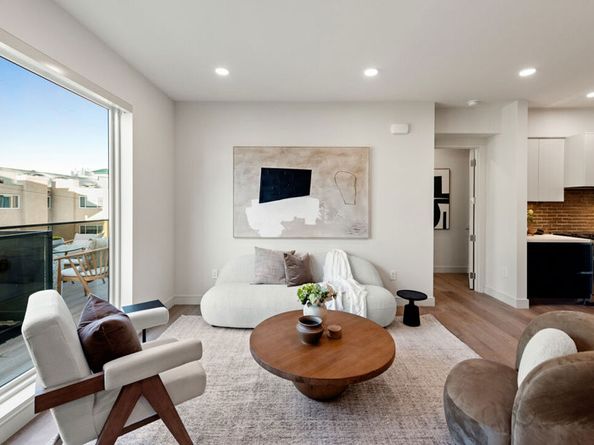 505 S Barrington Avenue 407, Los Angeles CA 90049
