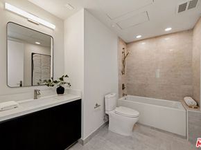 505 S Barrington Avenue 407, Los Angeles CA 90049