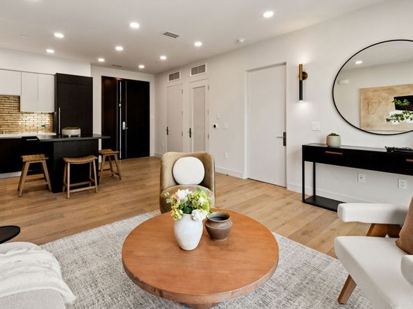 505 S Barrington Avenue 407, Los Angeles CA 90049