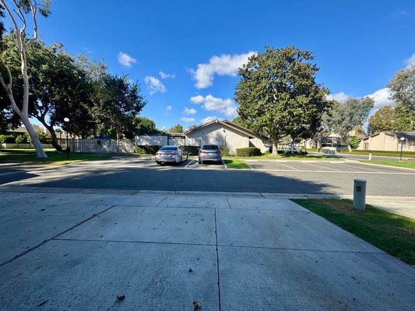 2518 N Tustin Avenue E, Santa Ana CA 92705