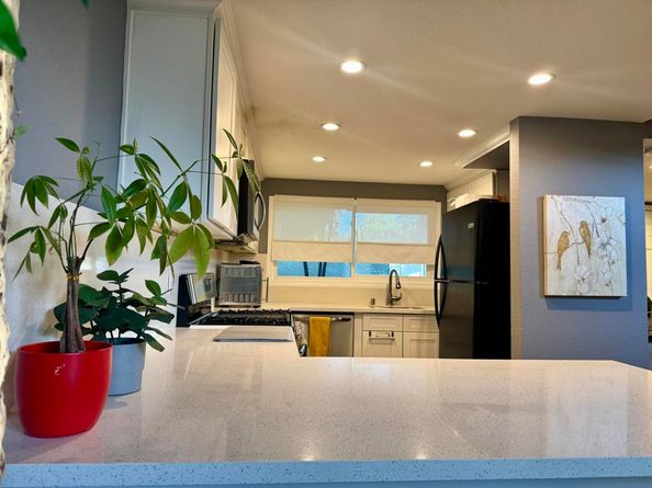 2518 N Tustin Avenue E, Santa Ana CA 92705