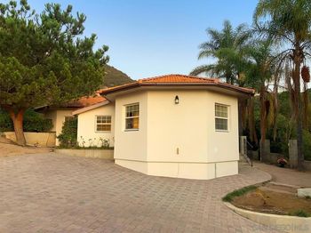 1088 Deer Springs Rd