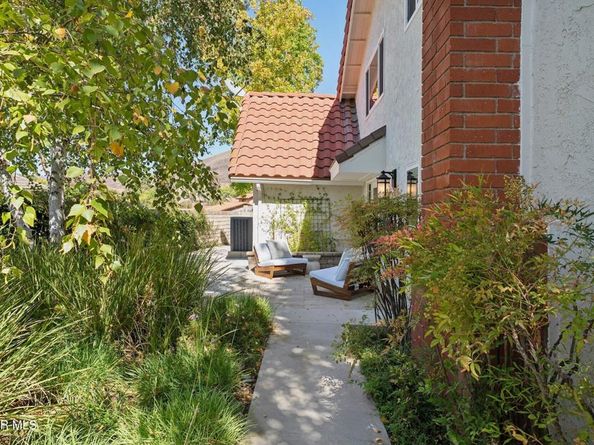 5900 Gleam Court, Agoura Hills CA 91301