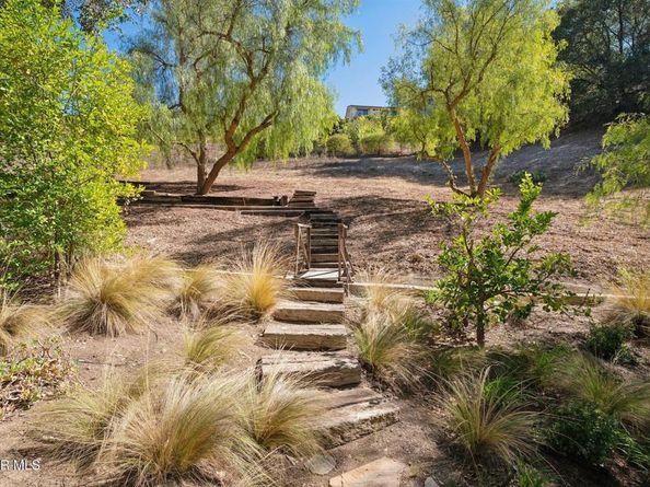 5900 Gleam Court, Agoura Hills CA 91301