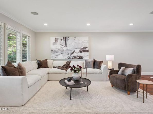 5900 Gleam Court, Agoura Hills CA 91301