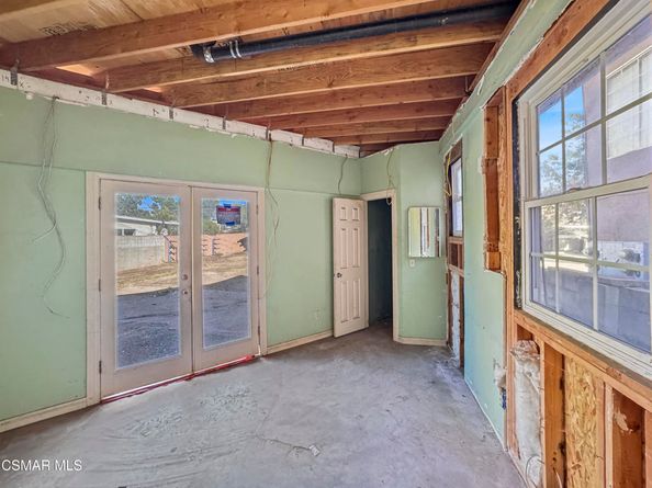 10956 Columbus Avenue, San Fernando CA 91345