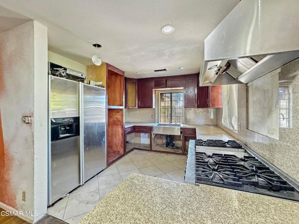 10956 Columbus Avenue, San Fernando CA 91345