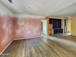 10956 Columbus Avenue, San Fernando CA 91345