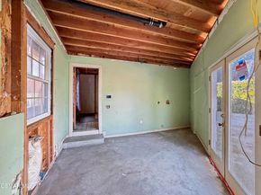 10956 Columbus Avenue, San Fernando CA 91345