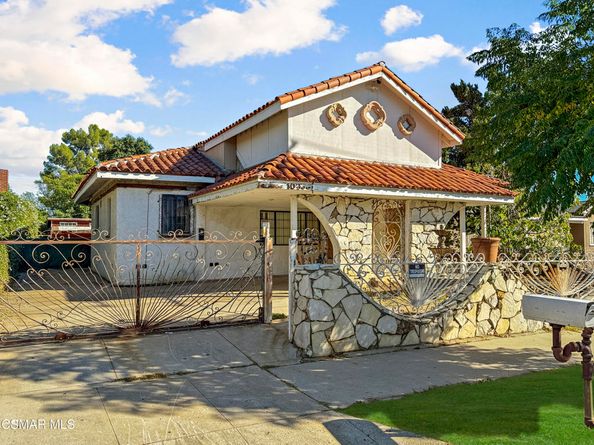 10956 Columbus Avenue, San Fernando CA 91345
