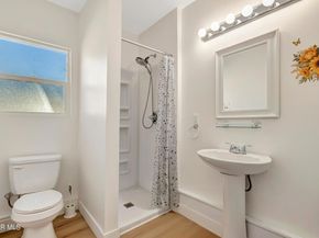 8225 Fallbrook Avenue, West Hills CA 91304