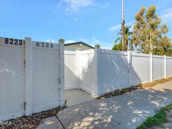 8225 Fallbrook Avenue, West Hills CA 91304