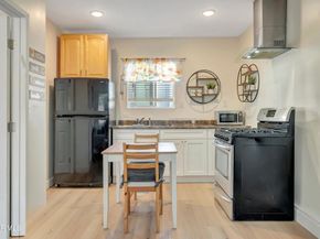 8225 Fallbrook Avenue, West Hills CA 91304