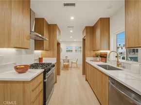 1111 W 98th Street, Los Angeles CA 90044