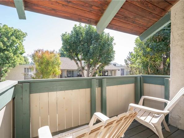 8601 International 249, Canoga Park CA 91304