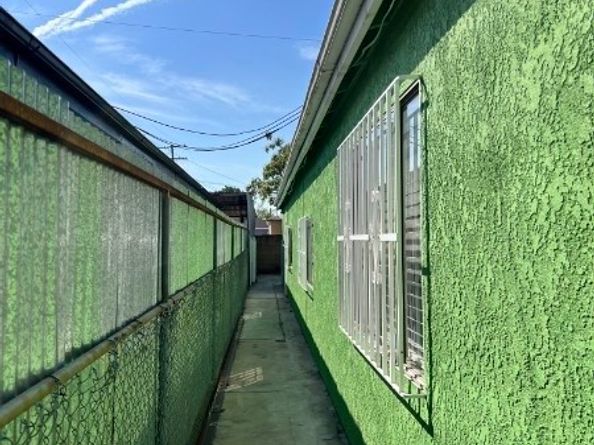 2160 E 105th, Los Angeles CA 90002