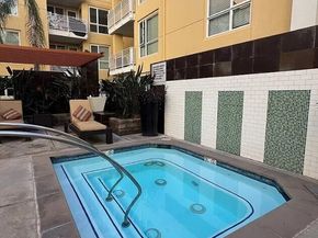 21301 Erwin 526, Woodland Hills CA 91367