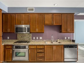 21301 Erwin 526, Woodland Hills CA 91367