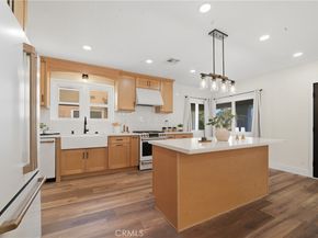 8909 S 5th Avenue, Inglewood CA 90305